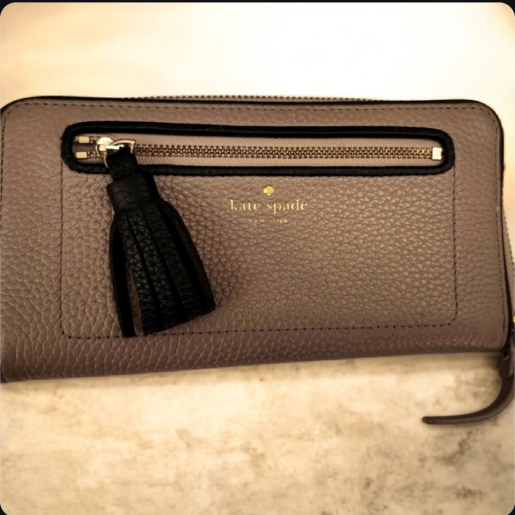 Kate Spade Taupe & Black Leather Chester Street Neda Wallet